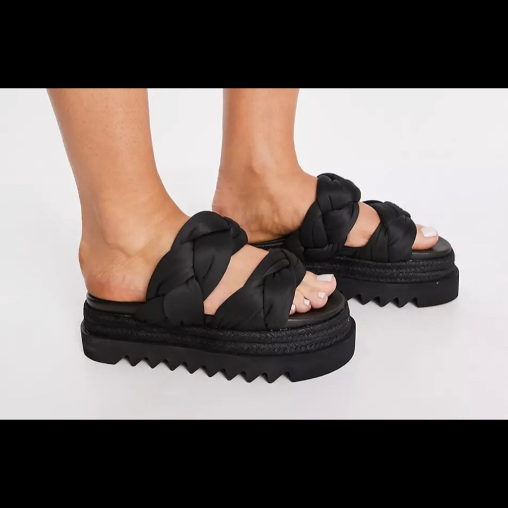 NWT, ASOS DESIGN Tiny padded plaited flat form mules in black, Size 9